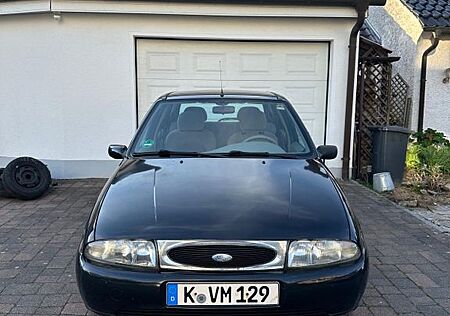 Ford Fiesta Ghia 75 PS/ Neuer Zahnriemen/ Klimaanlage