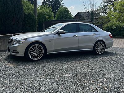 Mercedes-Benz E 200 CGI BlueEFFICIENCY -