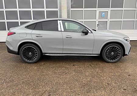 Mercedes-Benz GLC 300 GLC 300d AMG PANO HUD DIGITAL BURMESTER 360