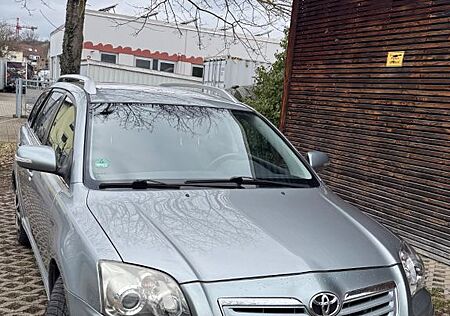 Toyota Avensis Combi 2.0 D-4D -