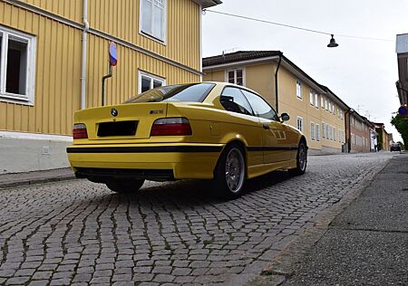 BMW M3 e36 Coupé 100% OEM Dakar 6 Speed Manual