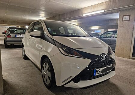 Toyota Aygo (X) Aygo (X) 1,0-l-VVT-i x-cite style selection ...