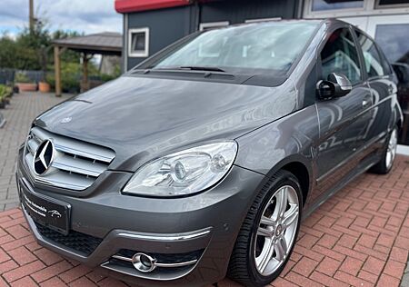 Mercedes-Benz B 200 Sport Automatik Leder Navi SHZ PDC AHK GRA