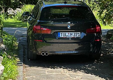 BMW 530d xDrive Touring A -