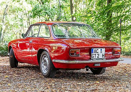 Alfa Romeo GT 1300 JUNIOR