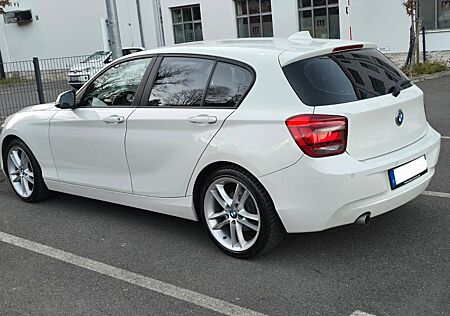BMW 116d EfficientDynamics Edit. Sport Line Spor...
