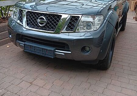 Nissan Pathfinder gebraucht kaufen Nissan Pathfinder 3.0 V6 dCi DPF LE 4WD Automatik LE