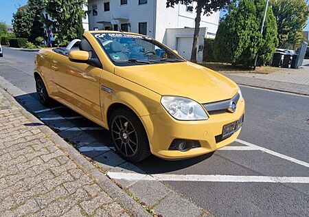 Opel Tigra Cabrio in Gelb - fährt sich noch sehr gut