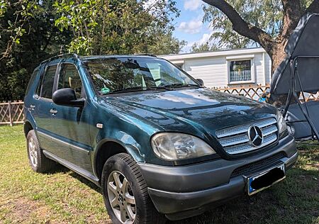 Mercedes-Benz ML 320 -