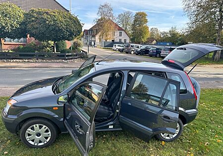 Ford Fusion 1,4 16V + +