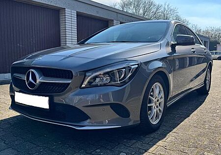 Mercedes-Benz CLA 180 -