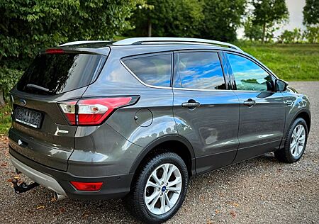 Ford Kuga Titanium,El.Heckklappe,El Anhänger,TÜV-Neu
