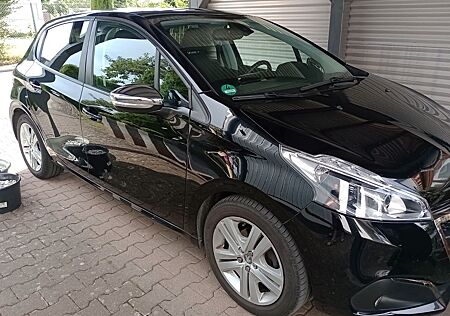Peugeot 208 PureTech 82 Signature Signiature