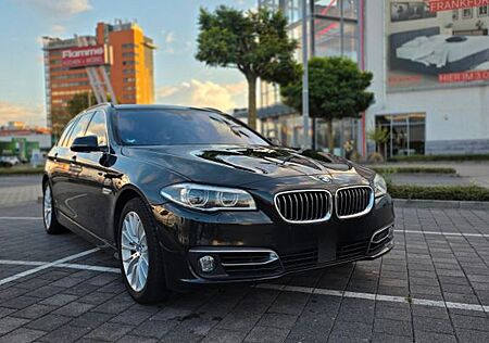 BMW 535d xDrive Touring A Luxury Line Luxury Line