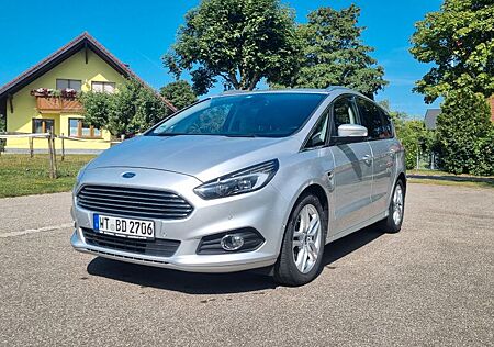 Ford S-Max 2,0TDCi Bi-Turbo 154kW Titanium 7 Sitzer