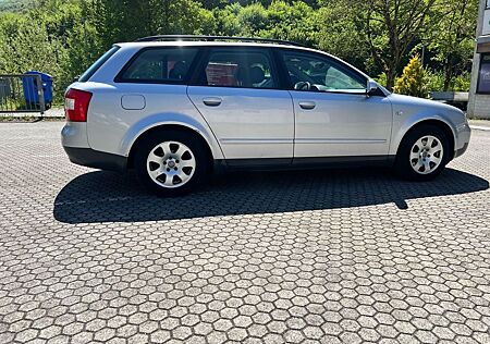 Audi A4 2.0 Benzin