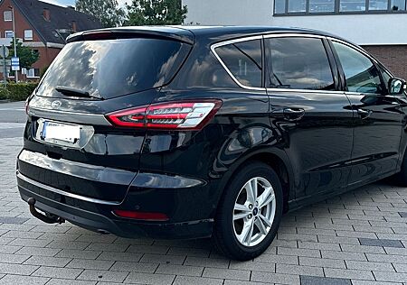 Ford S-Max 2,0 TDCi 110kW Titanium PowerShift Tit...