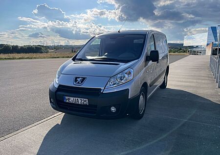 Peugeot Expert Kasten mit TÜV