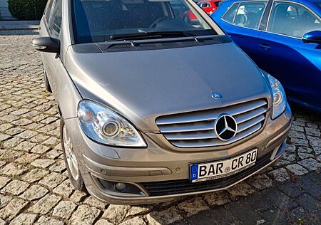 Mercedes-Benz 200