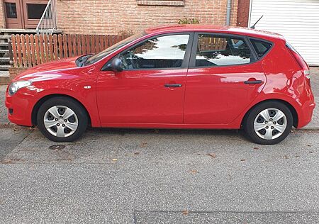 Hyundai i30 1.4 Classic _TUV Neu