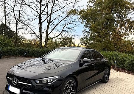 Mercedes-Benz CLA 180 DCT -