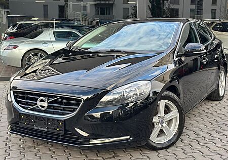 Volvo V40 T3 150PS Momentum Winter-Paket Tempo PDC 2HD