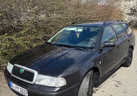 Skoda Octavia Combi 1.6 - Neuer Motor 130tsd
