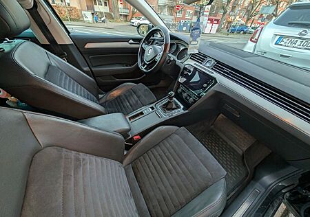 VW Passat Variant Volkswagen 2.0 TDI SCR Highline Variant ...