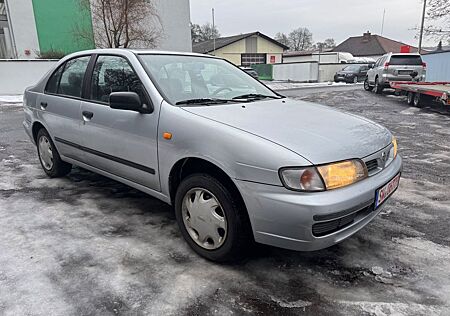 Nissan Almera 1.6 Ambiente*Automatik*64TKm*TÜV NEU*