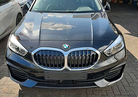 BMW 118i Autom. Klimatronic-LED-Navi-17"Alu-Sitzhz