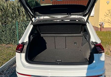 VW Tiguan Volkswagen 2.0 TSI 132kW DSG 4MOTION Highline Hi...