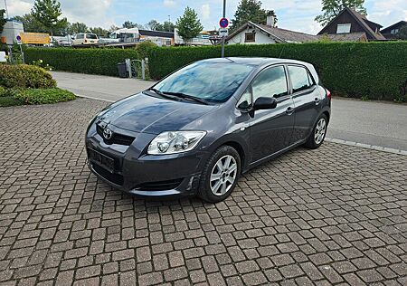 Toyota Auris 1.4 BENZIN