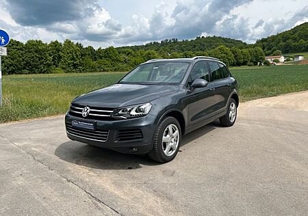 VW Touareg Volkswagen 3.0 V6 TDI Tiptronic BlueMotion Tech
