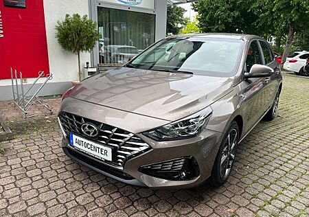 Hyundai i30 Trend Hybrid Autom.Navi*Kam*Alu*nur 2600 Km