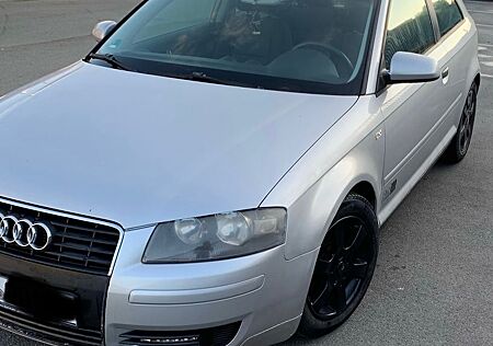 Audi A3 (8P) 1.6 Benziner, Baujahr 2003