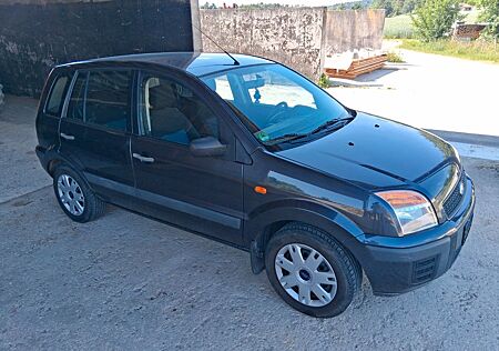 Ford Fusion 1,4 16V + +