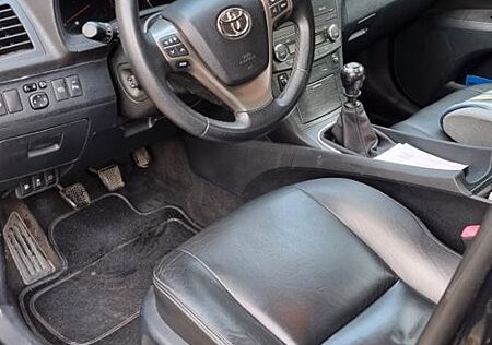 Toyota Avensis Executive 2.2 D-Cat Executive