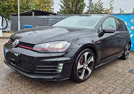 VW Golf Volkswagen 2.0 TSI DSG BMT GTI GTI