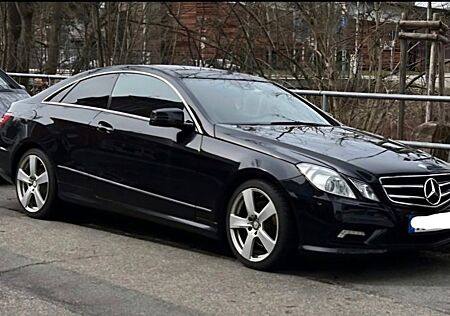 Mercedes-Benz E 350 Coupé CDI BlueEFFICIENCY AVANTG....