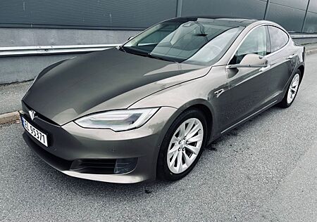 Tesla Model S 75 Free Supercharging