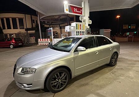Audi A4 3.2 FSI tiptronic quattro