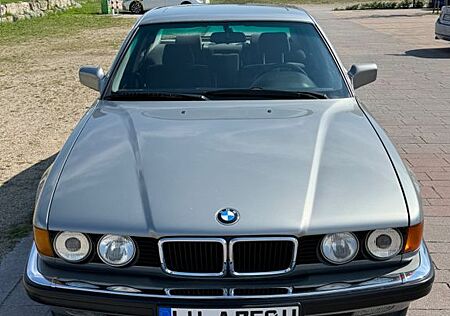 BMW 750i E32 V12