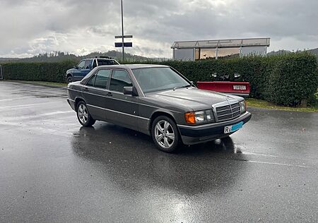 Mercedes-Benz 190 gebraucht kaufen Mercedes-Benz 190 190E 2,0l 99 Tkm-TÜV 7.27- 1 HAND-DB Scheckheft