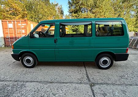 VW T4 Caravelle Volkswagen 2.0 Standard