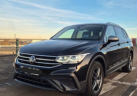 VW Tiguan Allspace Volkswagen 2.0 TDI SCR DSG 4MOTION Life...