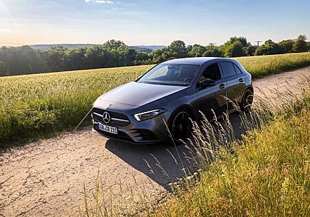 Mercedes-Benz A 200 - AMG LINE - Night Paket - MBUX/Multibeam