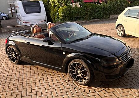 Audi TT Roadster 1.8T quattro 165 kW -