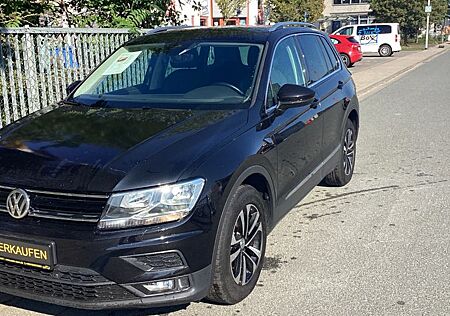 VW Tiguan Volkswagen 2.0 TDI SCR DSG IQ.DRIVE