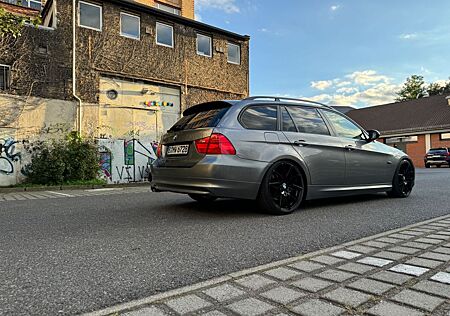 BMW 320d E91 TouringLCI 177ps Vollleder Panorama
