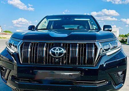 Toyota Land Cruiser gebraucht kaufen Toyota Land Cruiser 2.8 luxury 6A/T AVS Black Édition